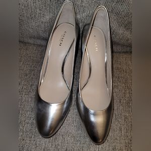 Coach Champagne Metallic pump